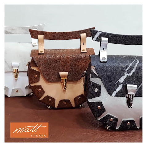 結合傳統文化元素與特殊面料的商品，可以來店裡欣賞實品喔